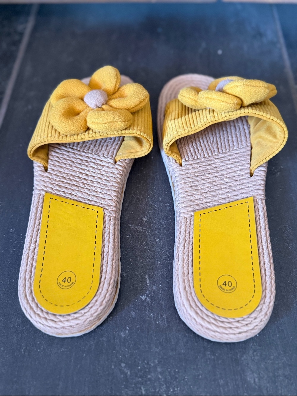 American Vintage Yellow Floral Slide Sandals - Picture 5 of 9